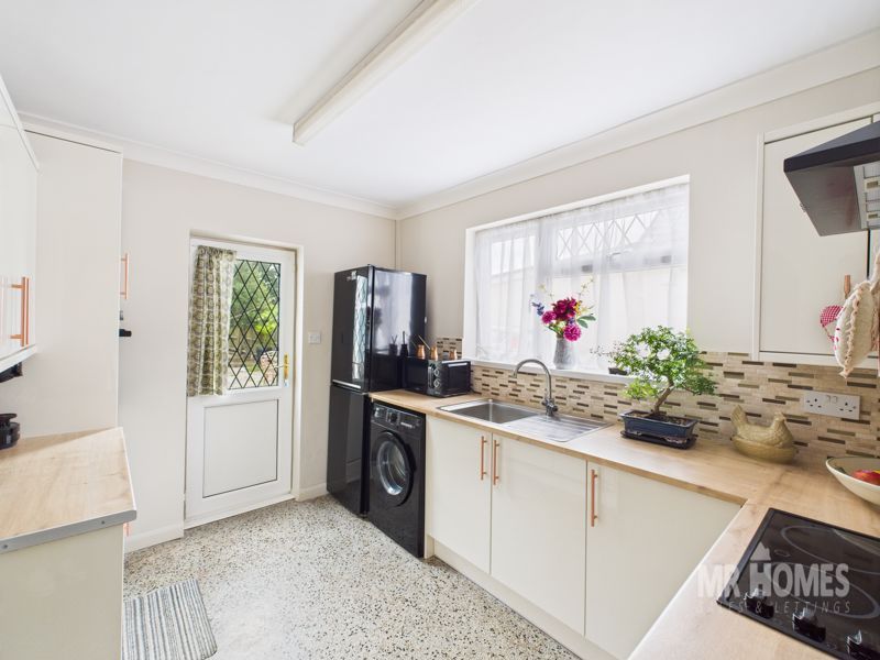 Property photo 2 of 44 Photo 24