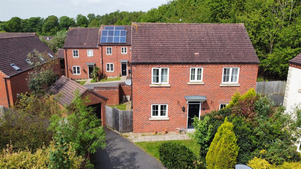 Property photo 1 of 17 1