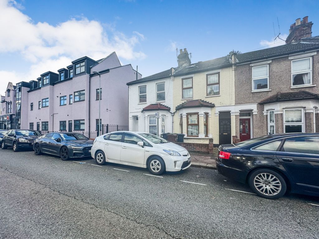 Property photo 1 of 7 First Floor Flat, 1B Park Avenue, Barking, Ig11 8Qu