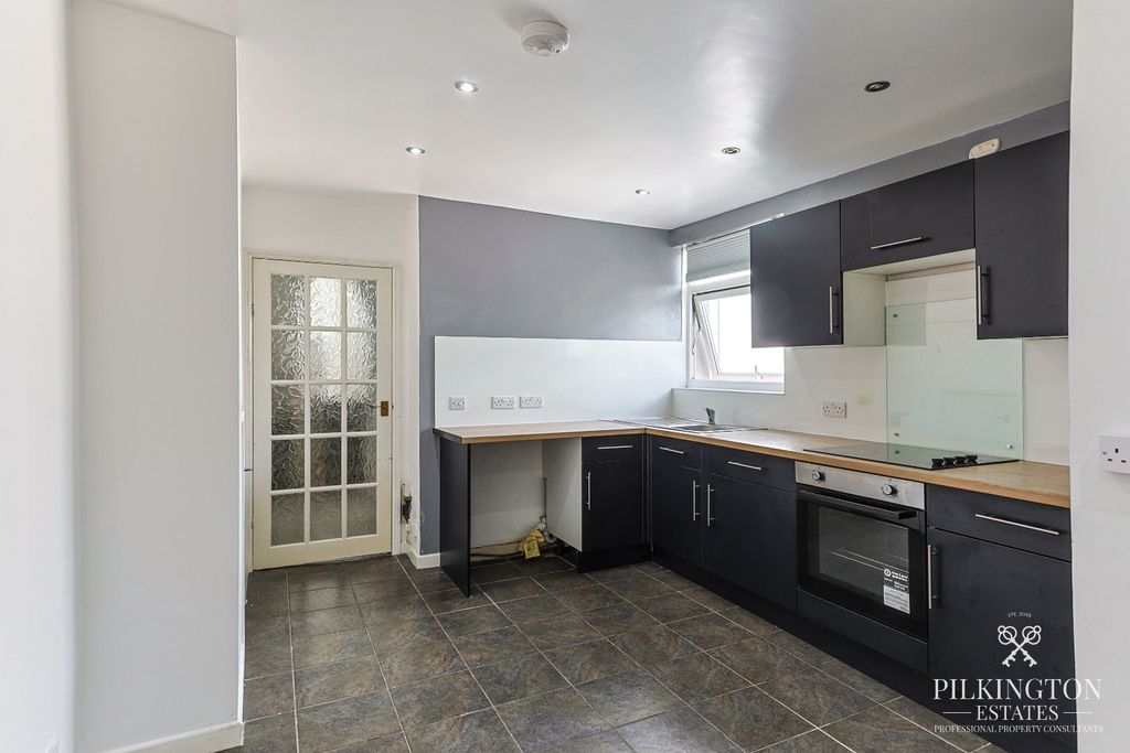 Property photo 2 of 11 5326324