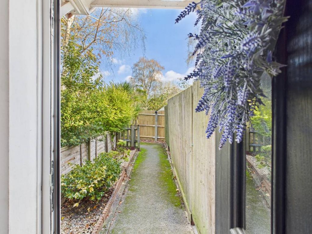 Property photo 2 of 35