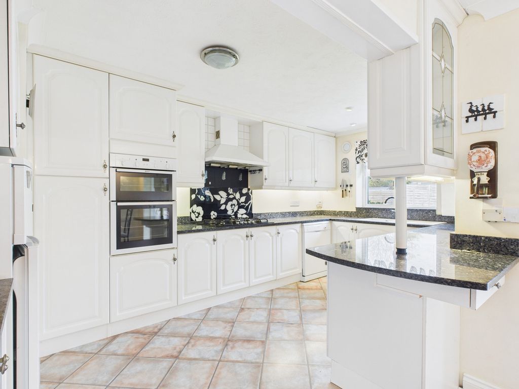 Property photo 2 of 27