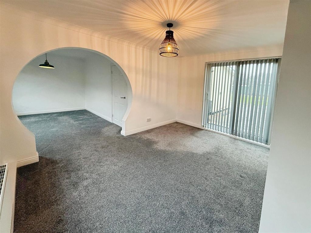 Property photo 2 of 12 Eb395Bc2-Image00006.Jpeg