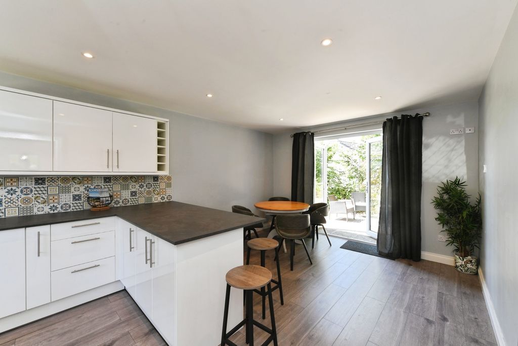 Property photo 2 of 17 Pbox-Img.Jpg