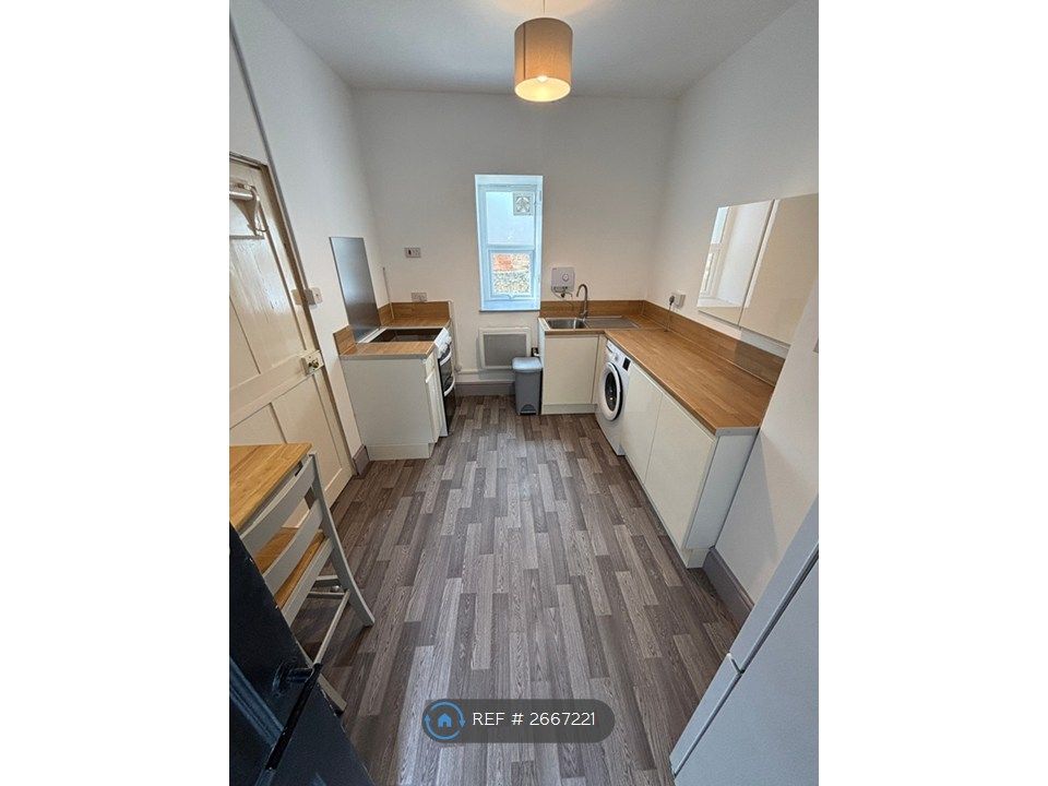 Property photo 1 of 8 Kitchen