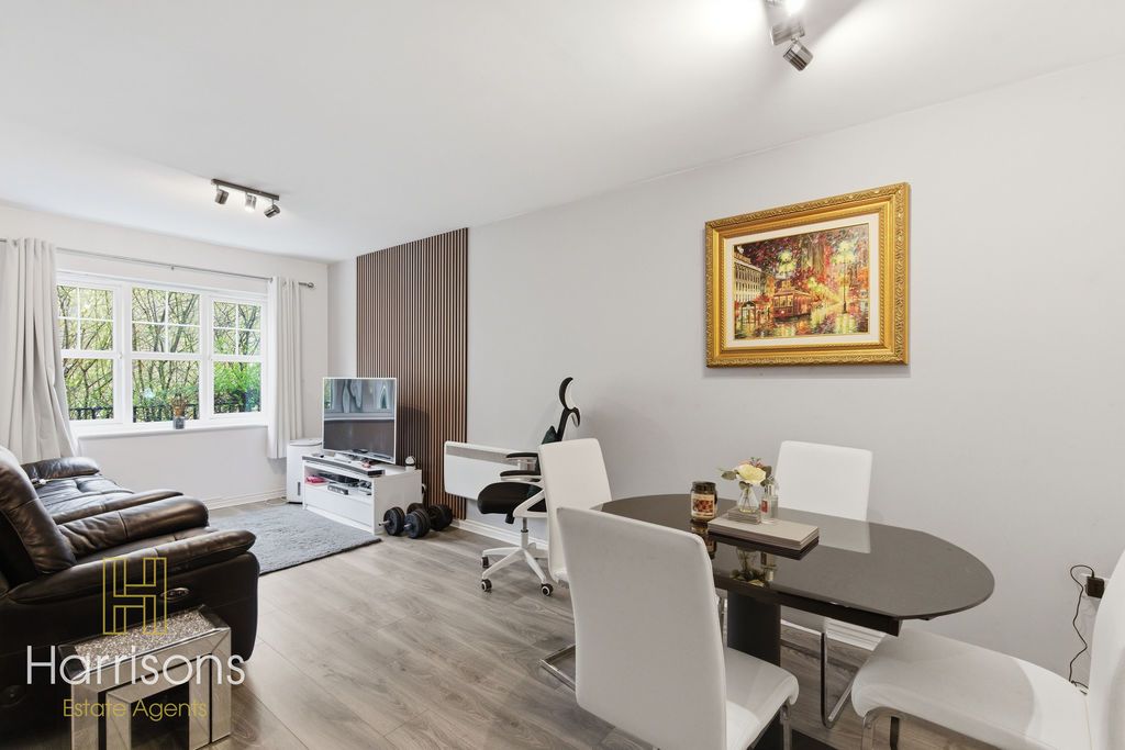 Property photo 2 of 13 Photo 12