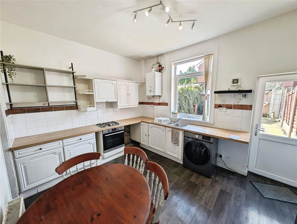 Property photo 3 of 12 Kitchen