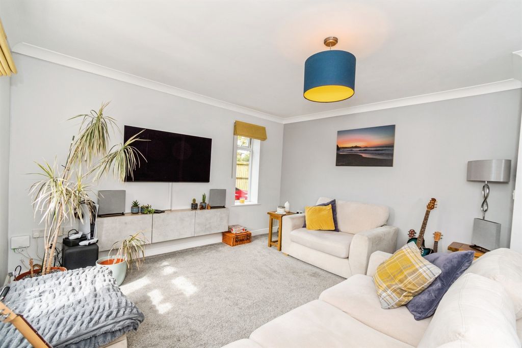 Property photo 2 of 14