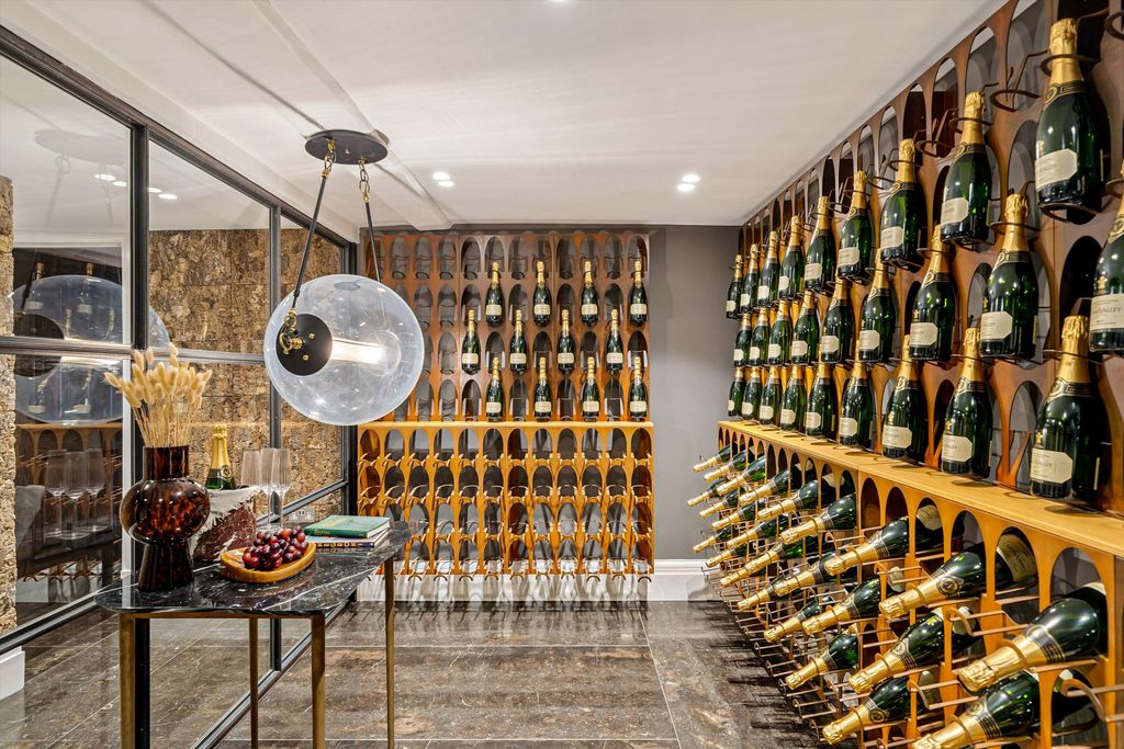 Additional image 8 of 8 bed terraced house to rentCheyne Walk & Cheyne Mews, London SW3