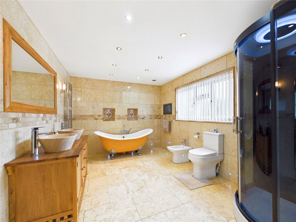 Property photo 3 of 44 Picture No. 08
