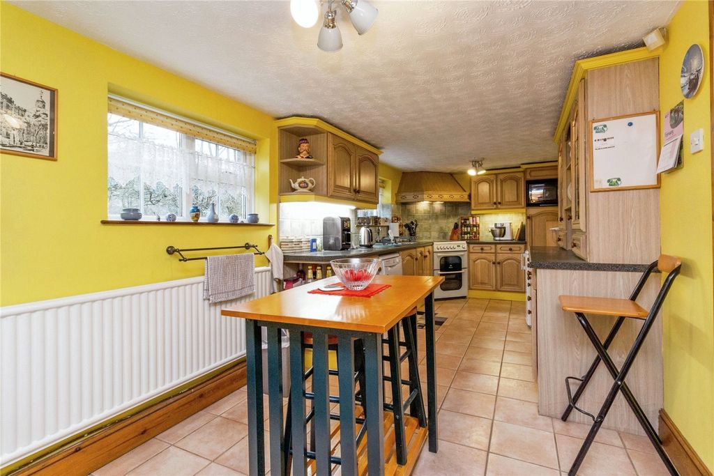 Property photo 2 of 12 Kitchen