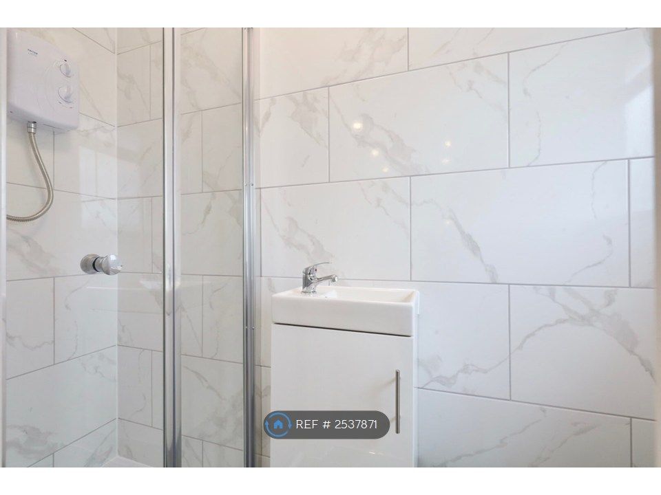 Property photo 1 of 3