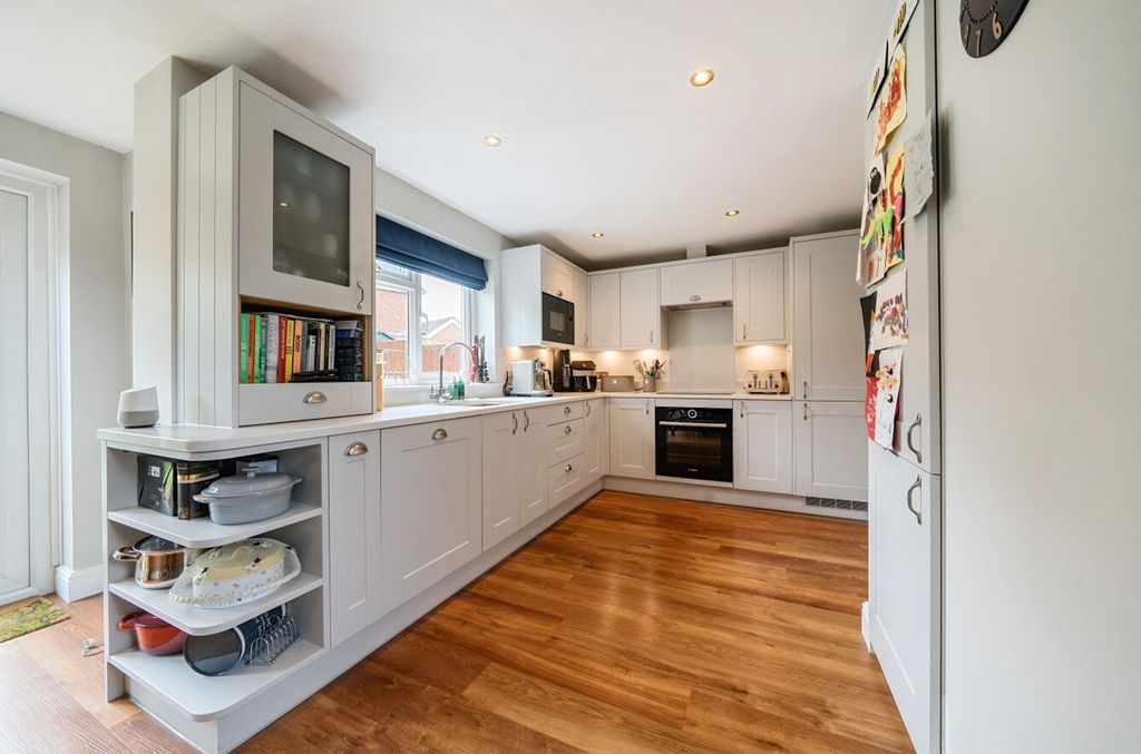 Property photo 2 of 14 Refitted Kitchen Breakfast Room