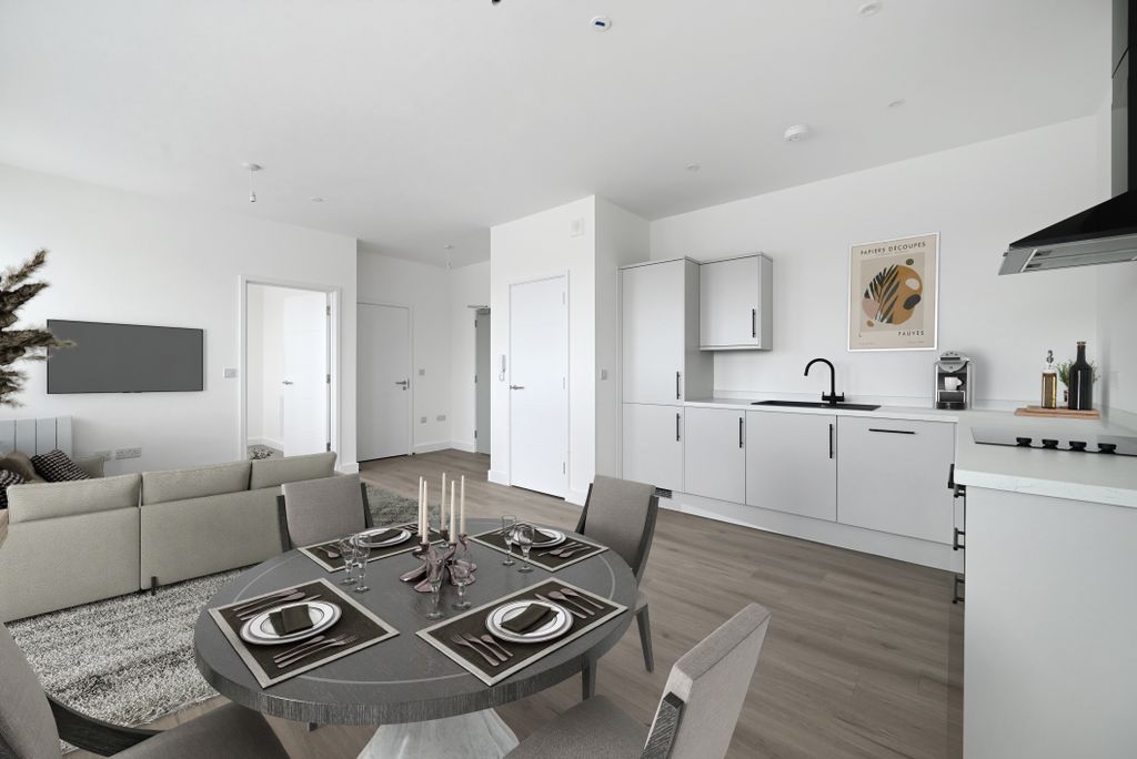 Property photo 1 of 7 Dining Room