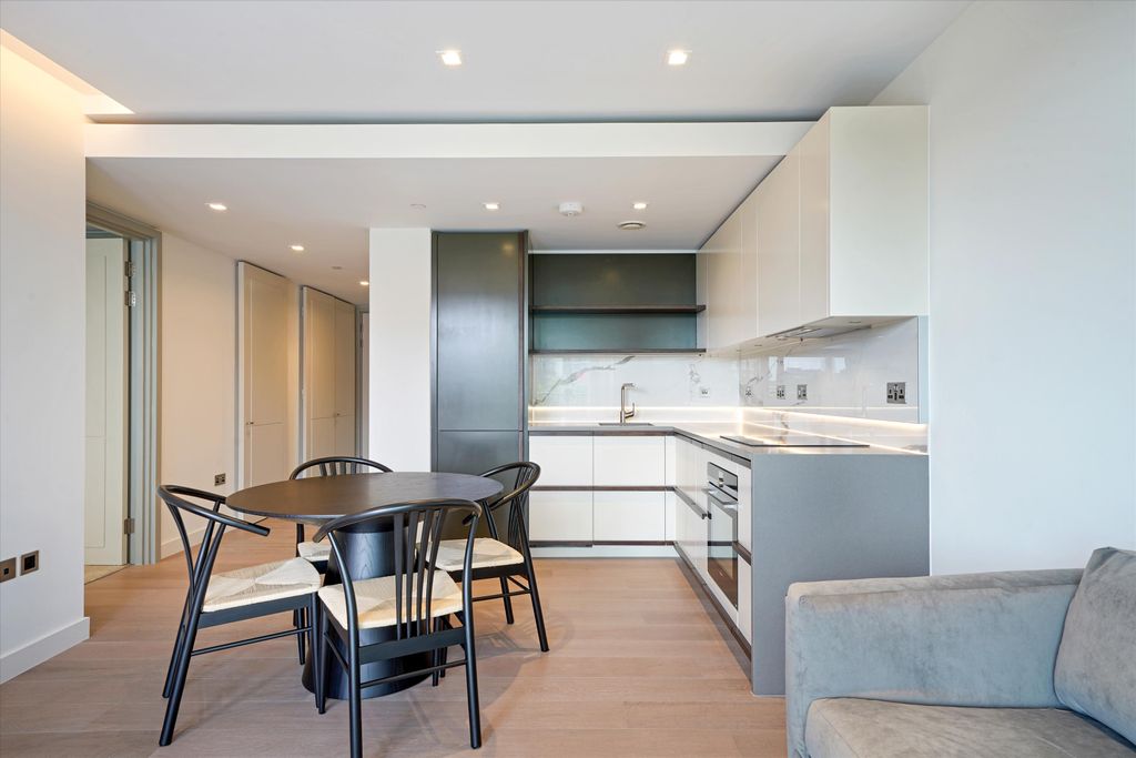 Property photo 2 of 8 Image