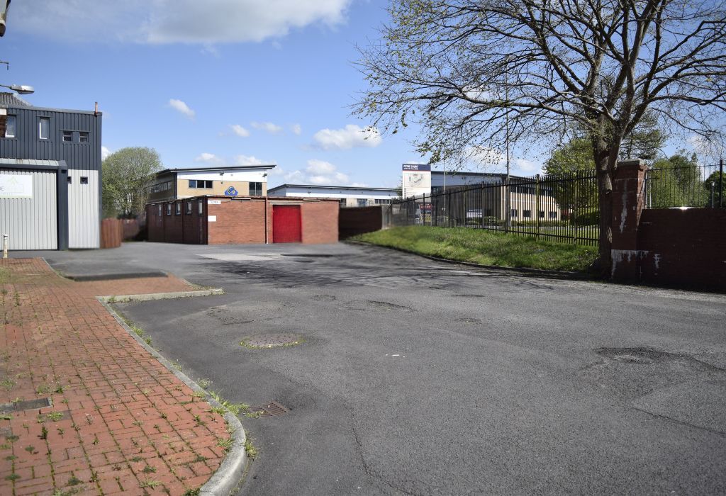 Property photo 1 of 3