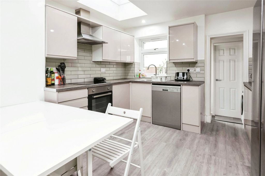 Property photo 3 of 15 Kitchen