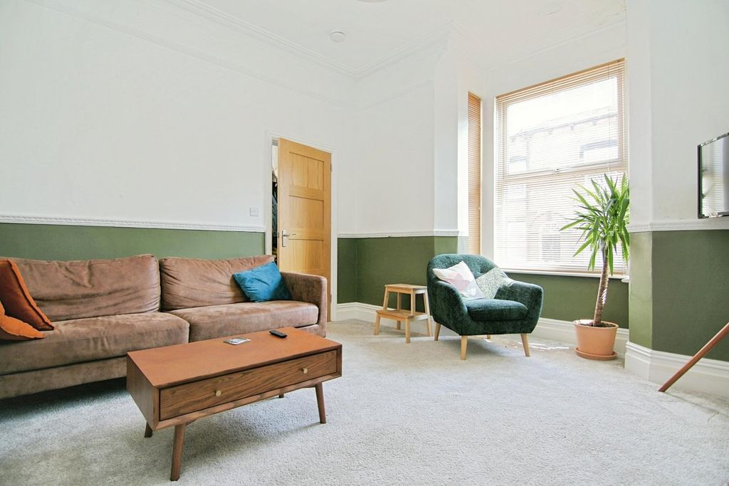Property photo 3 of 16 Living Room