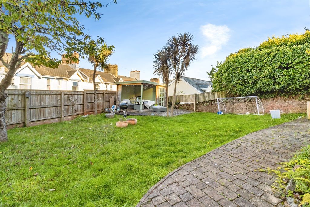 Property photo 3 of 17