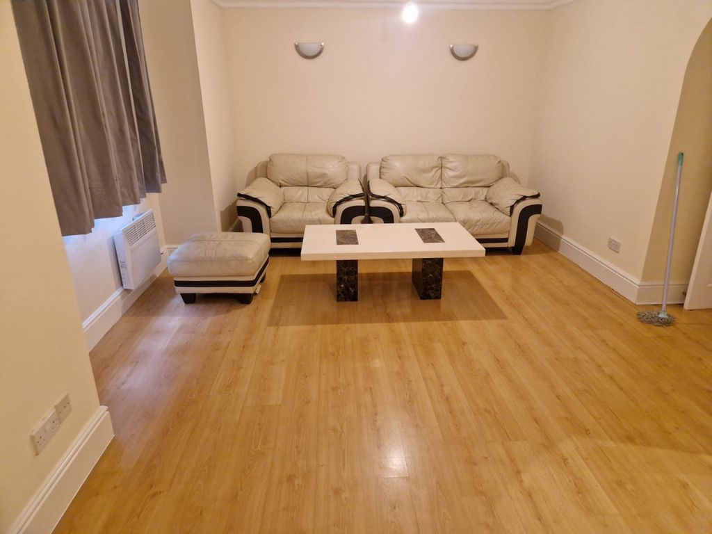 Property photo 2 of 5 Gallery