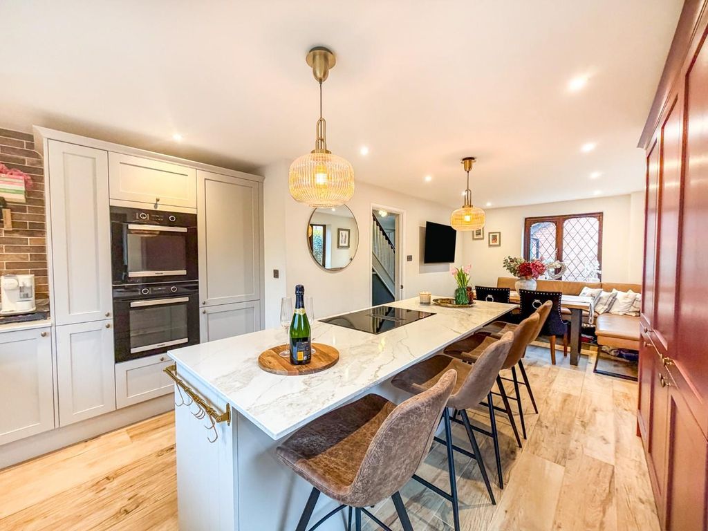 Property photo 1 of 25 1. Kitchen.Jpg