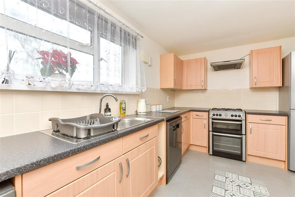 Property photo 2 of 6 Kitchen