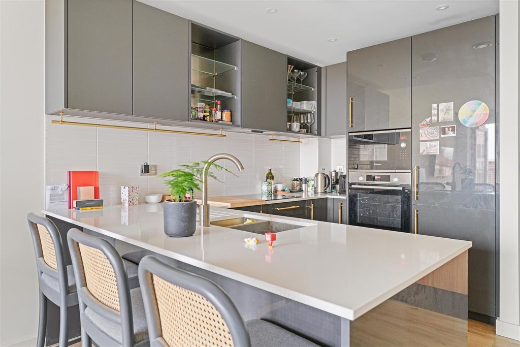 Property photo 3 of 15 Kitchen