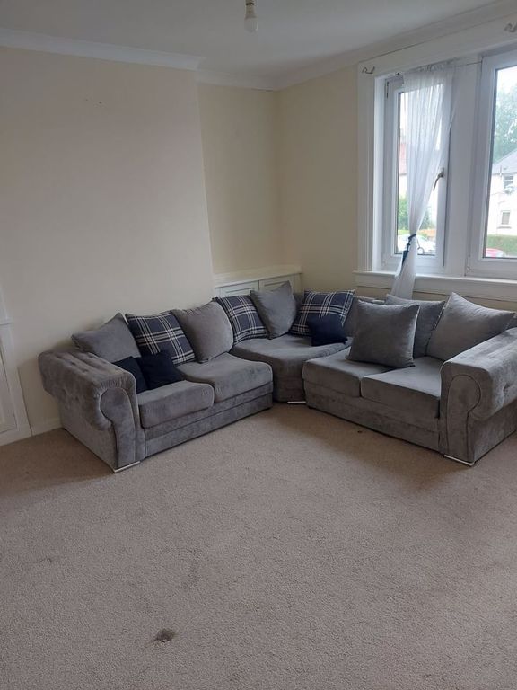 Property photo 2 of 18 Lounge