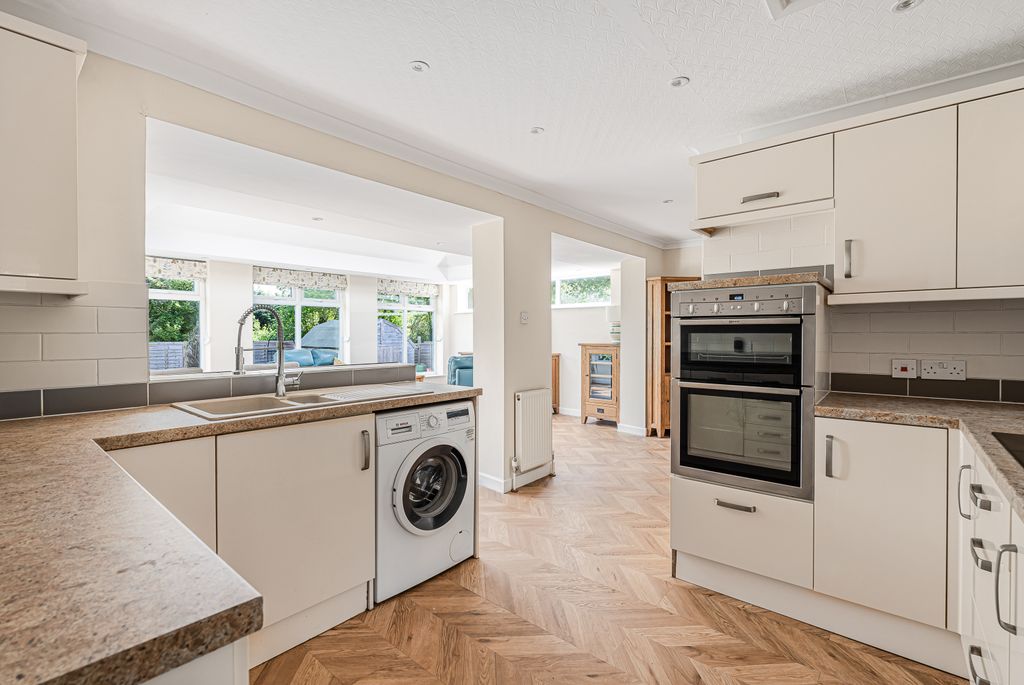 Additional image 8 of 3 bed detached bungalow for saleRiverside Close, Liss, Hampshire GU33