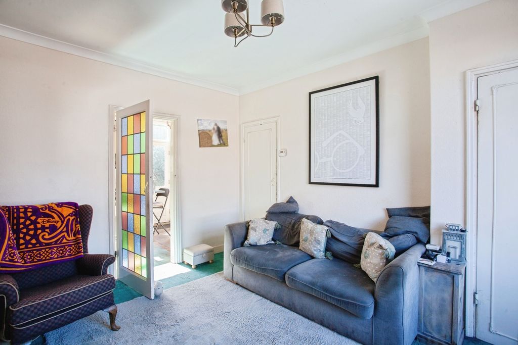 Property photo 3 of 11 Pbox-Img.Jpg