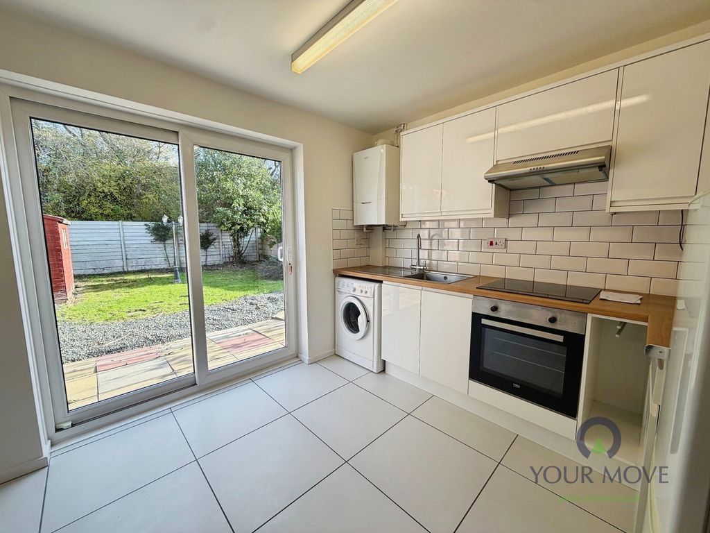 Property photo 3 of 10 Kitchen Diner