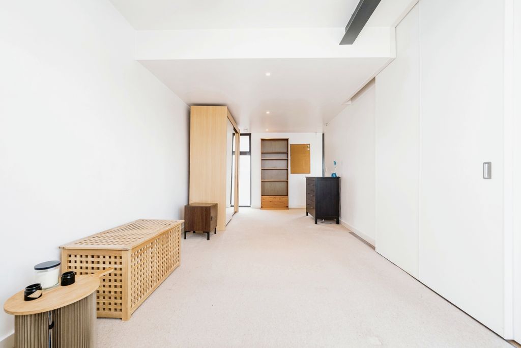 Property photo 3 of 17 Photography