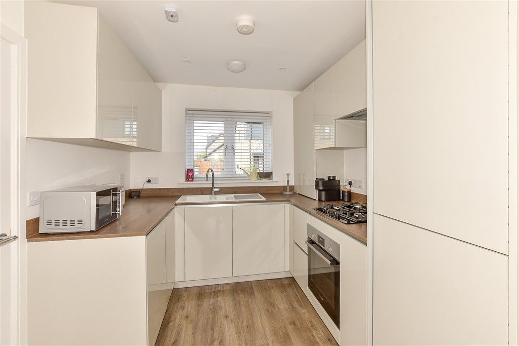 Property photo 2 of 10 Kitchen