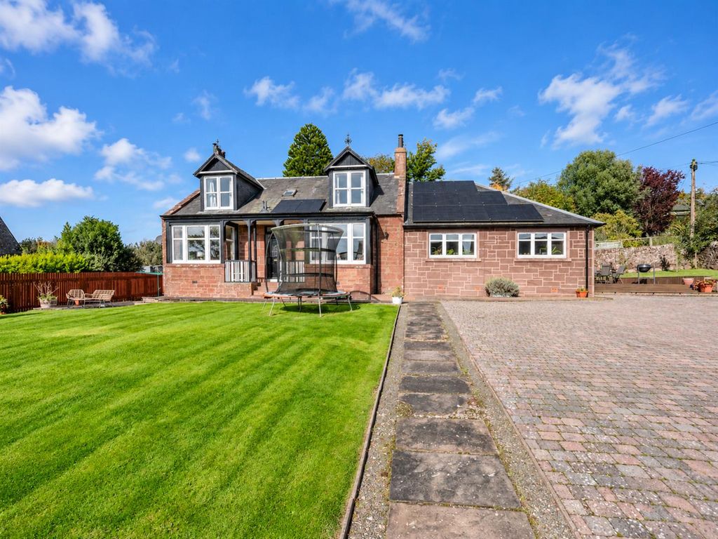 Property photo 1 of 40 Kenmore 9 West Hillbank Kirriemuir-7.Jpg