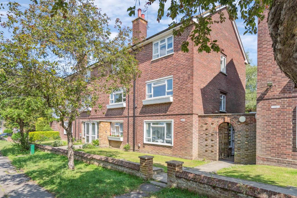 Property photo 1 of 12