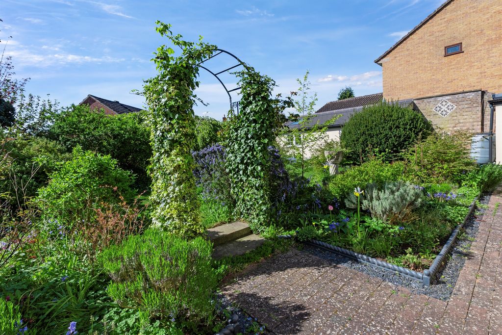 Property photo 3 of 19
