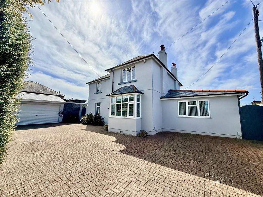 Property photo 1 of 33 Plymbridge Road, Plympton, Plymouth Pl7 4Lf