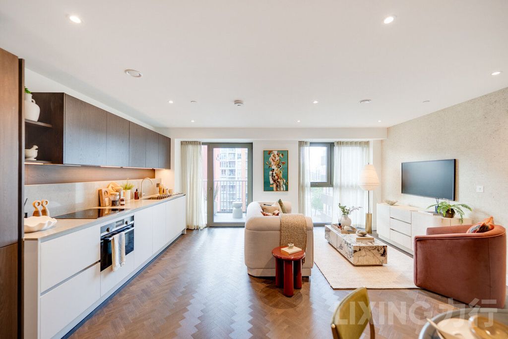 Property photo 2 of 8