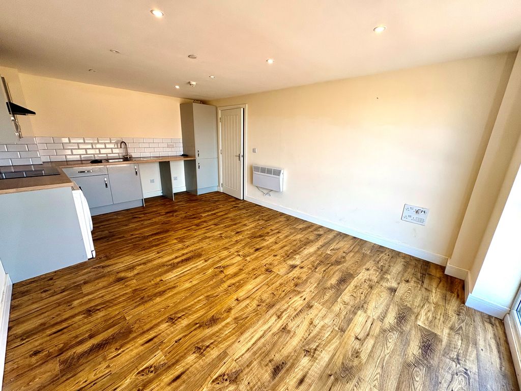 Property photo 3 of 6