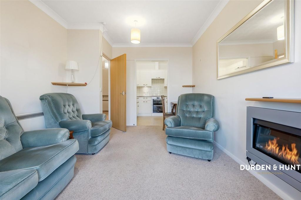 Property photo 3 of 14 Exeter Drive