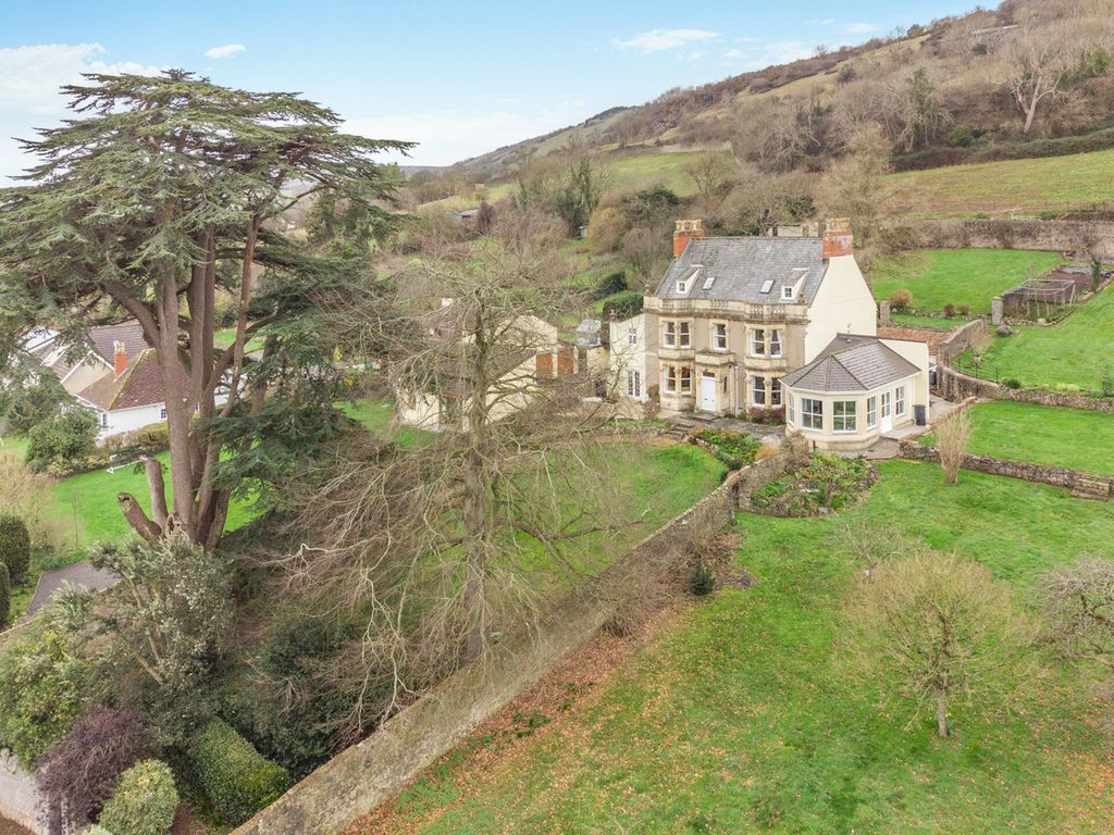 Property photo 1 of 48