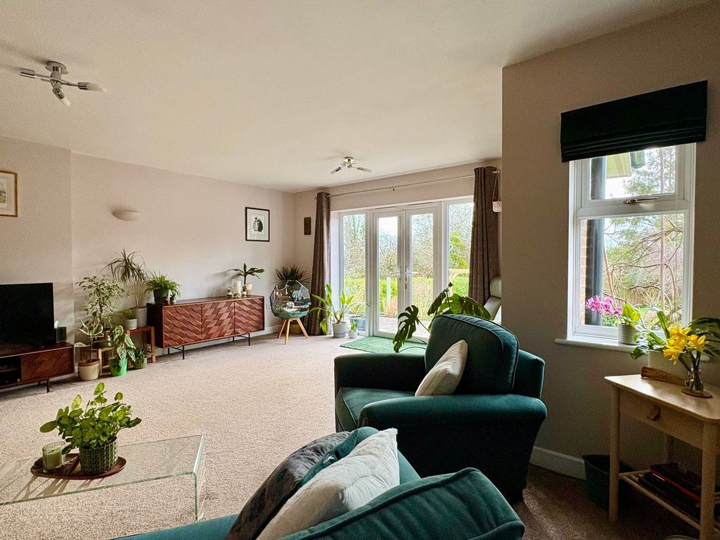 Property photo 3 of 28