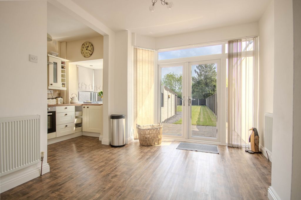 Property photo 1 of 28