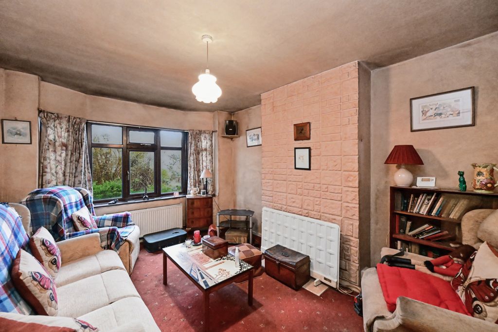 Property photo 3 of 12