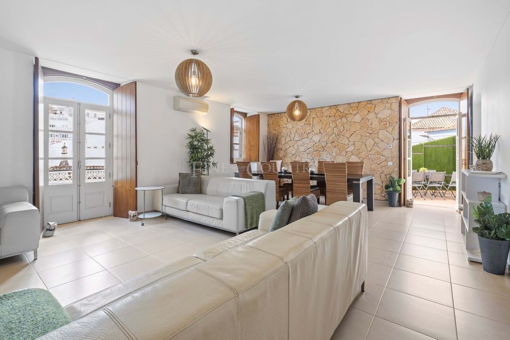 Property photo 2 of 30