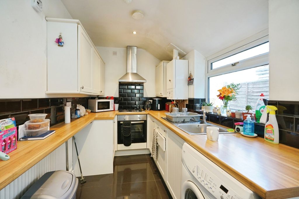 Property photo 2 of 17 Photo