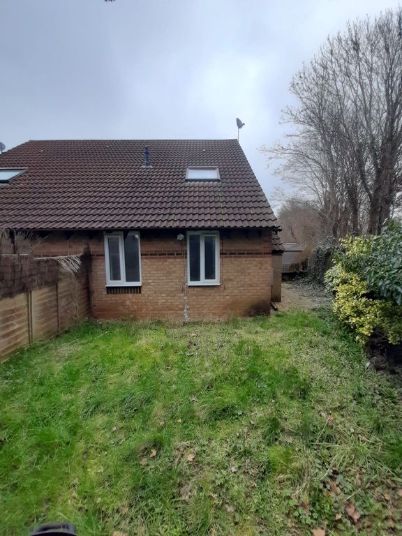 Property photo 2 of 27