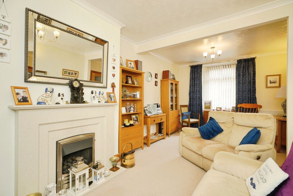 Property photo 2 of 19 Pbox-Img.Jpg