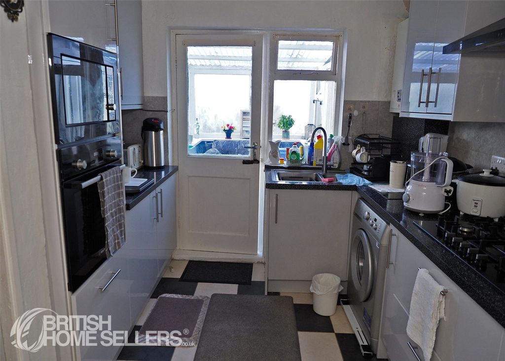 Property photo 3 of 19 Picture No. 11