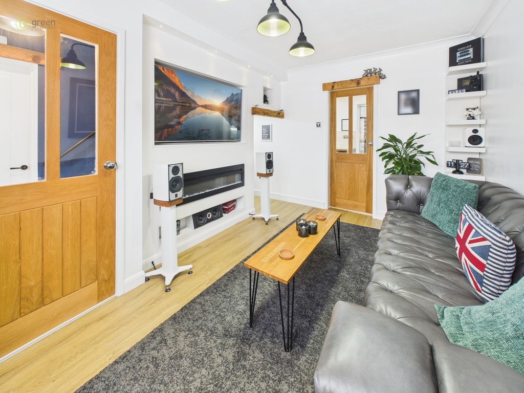 Property photo 2 of 43